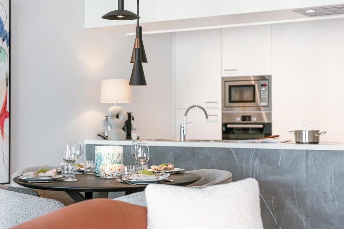 Huswell - High End Apartment Nearby The Beach In Knokke With Parking Exterior foto