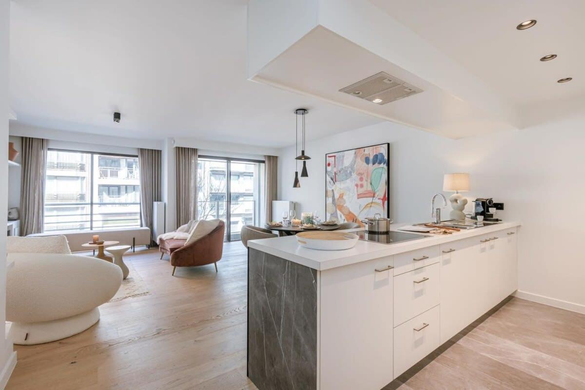 Huswell - High End Apartment Nearby The Beach In Knokke With Parking Exterior foto