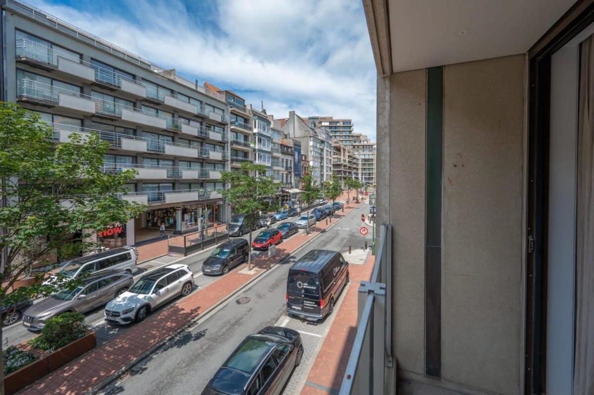 Huswell - High End Apartment Nearby The Beach In Knokke With Parking Exterior foto
